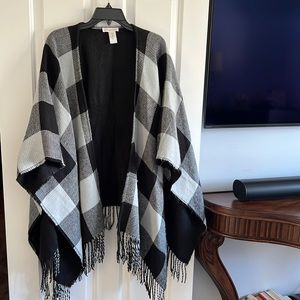 Cold water creek womens poncho wrap grey black plaid
